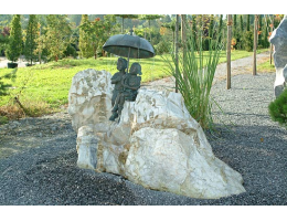 Wasserspiel mit Figur,Wasserfindling - Findling 24