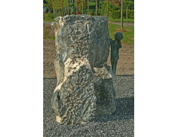 Wasserspiel mit Figur,Wasserfindling - Findling 27