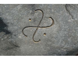 Kunst am Stein,Symbolfindling - Findling 558